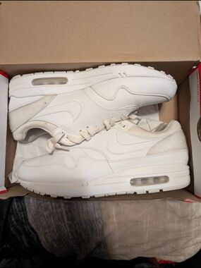 Classic White Men's Air-Inspired Leather Sneakers